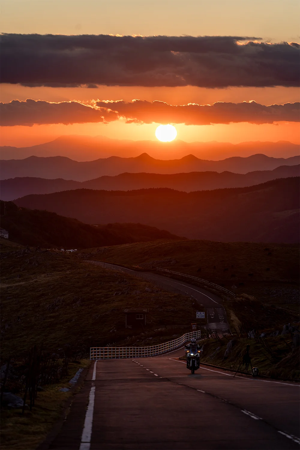 @akira_1972_ 四国カルストの夕日(久万高原町)