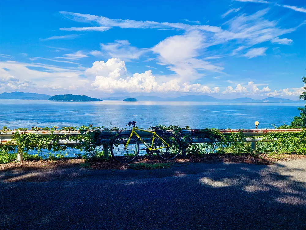 @amana917_goforaway 自転車のある風景(松山市/中島)